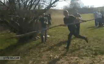 개울건너는법.gif
