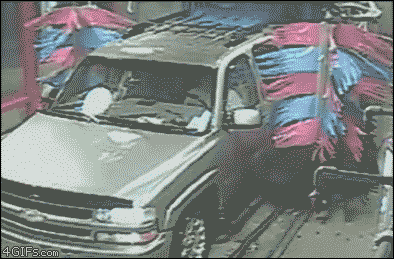 세차장_참변.gif